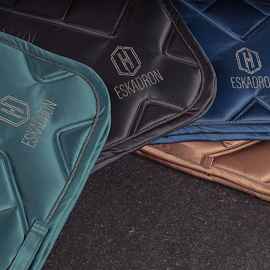 Eskadron Dressage Saddle Pad Heritage Bicross Mattgloss - Image 3