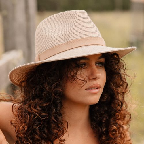 Alternative view of Oogee Doyles Fedora Oatmeal